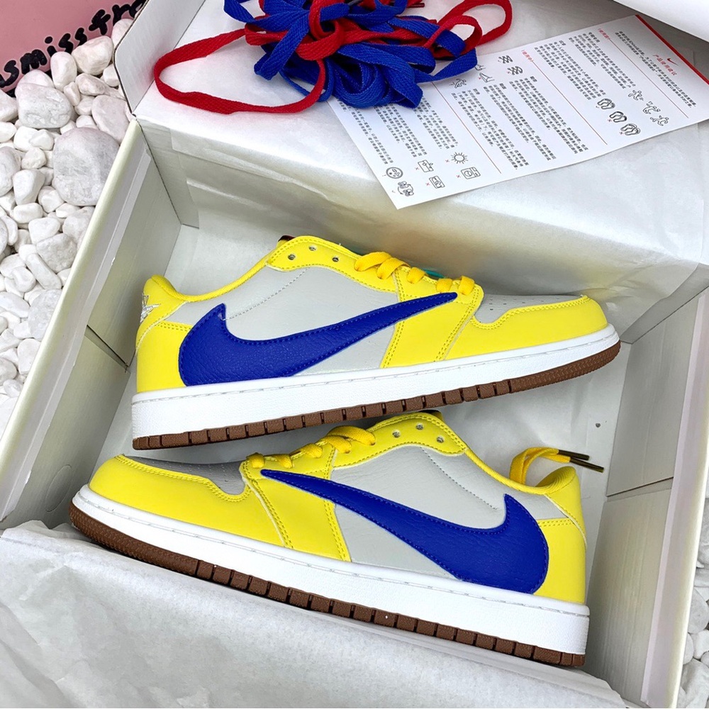 Nike Jordan 1 Retro Low OG x Travis Scott Canary
